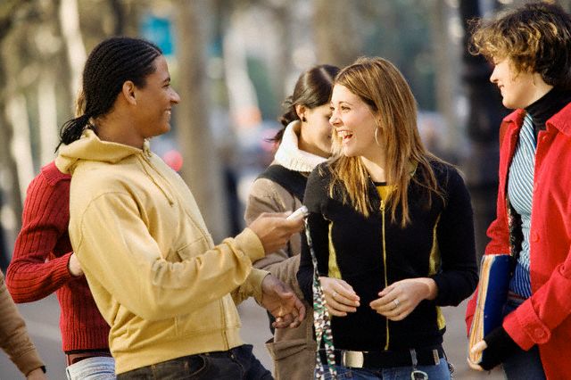 people-talking2.jpg (640×426)